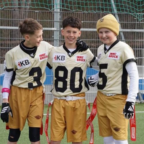 Das Bild zeigt drei Spieler