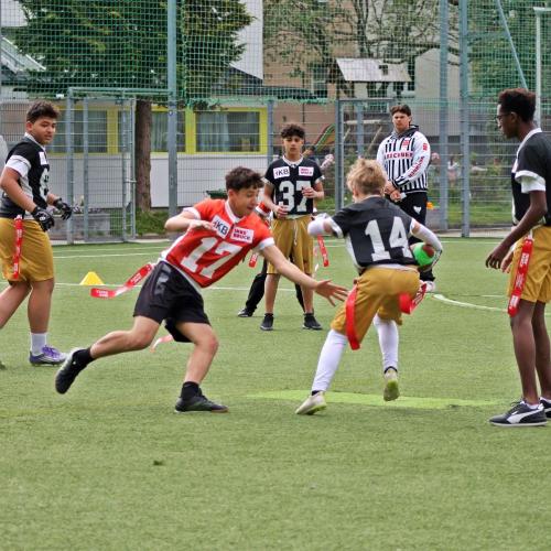 Bild zeigt mehrere Spieler
