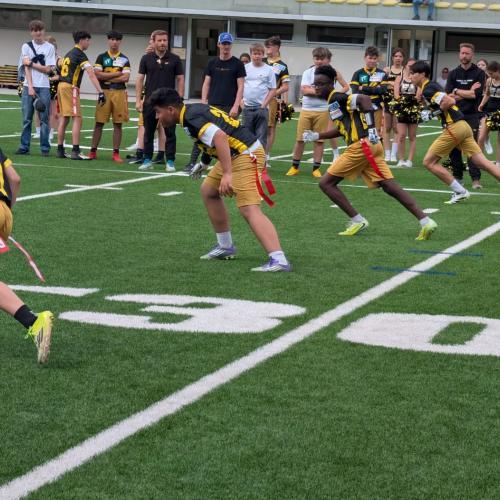 Bild zeigt Spieler am Spielfeld