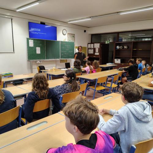 Das Foto zeigt die Schüler*innen