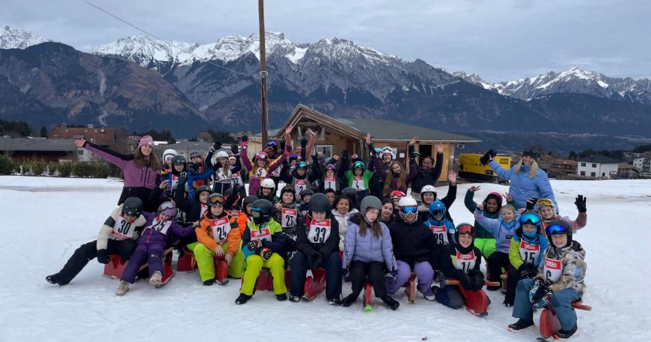 Bild zeigt die Klasse auf Klumpern