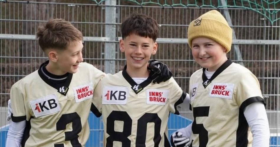 Das Bild zeigt drei Spieler